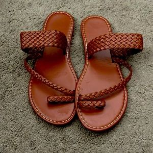 Brown sandals with big toe strap